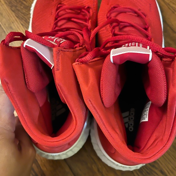 Red 🔥 - Picture 5 of 7